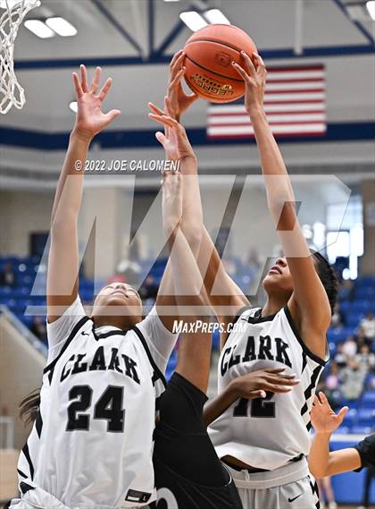 Thumbnail 2 in Clark vs Steele (UIL 6A Region 4 Final) photogallery.
