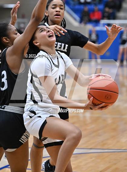 Thumbnail 1 in Clark vs Steele (UIL 6A Region 4 Final) photogallery.