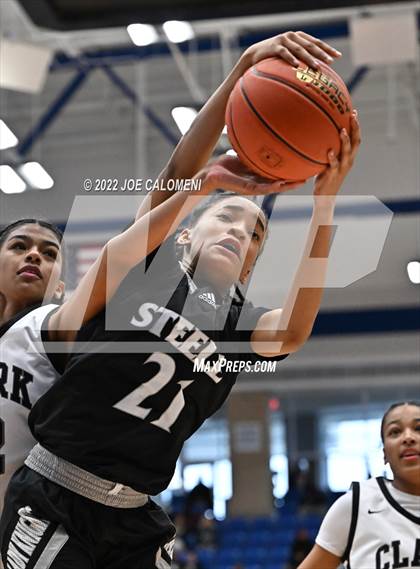 Thumbnail 1 in Clark vs Steele (UIL 6A Region 4 Final) photogallery.