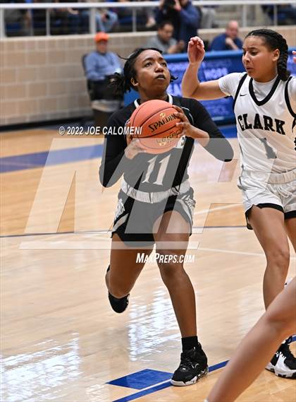 Thumbnail 1 in Clark vs Steele (UIL 6A Region 4 Final) photogallery.