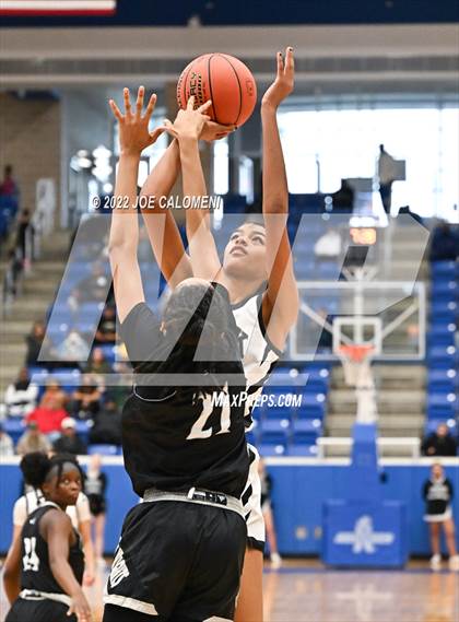 Thumbnail 1 in Clark vs Steele (UIL 6A Region 4 Final) photogallery.