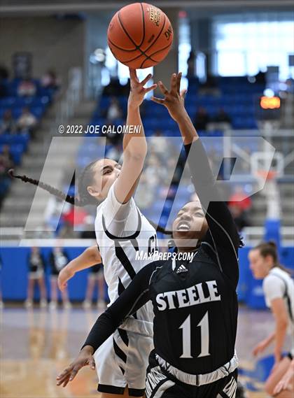 Thumbnail 1 in Clark vs Steele (UIL 6A Region 4 Final) photogallery.
