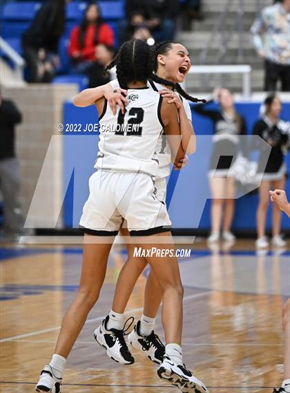 Thumbnail 2 in Clark vs Steele (UIL 6A Region 4 Final) photogallery.