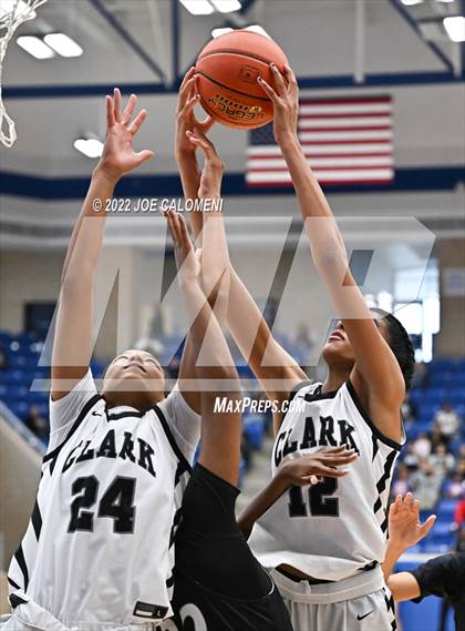 Thumbnail 1 in Clark vs Steele (UIL 6A Region 4 Final) photogallery.
