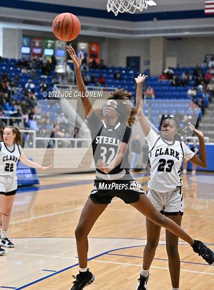 Thumbnail 3 in Clark vs Steele (UIL 6A Region 4 Final) photogallery.