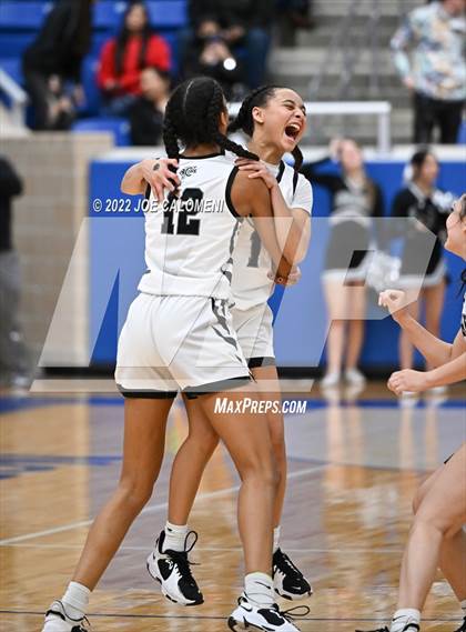 Thumbnail 3 in Clark vs Steele (UIL 6A Region 4 Final) photogallery.