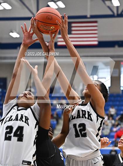 Thumbnail 2 in Clark vs Steele (UIL 6A Region 4 Final) photogallery.
