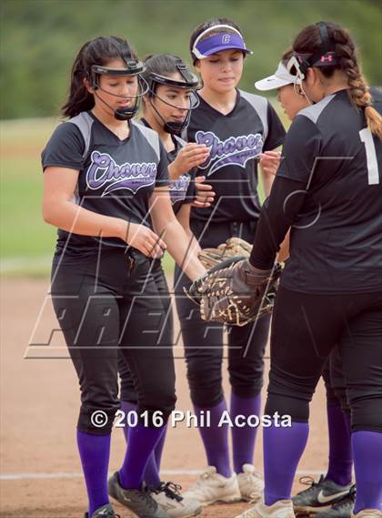 Thumbnail 1 in Palisades vs Chavez photogallery.