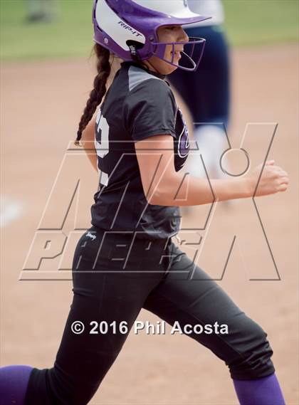 Thumbnail 3 in Palisades vs Chavez photogallery.