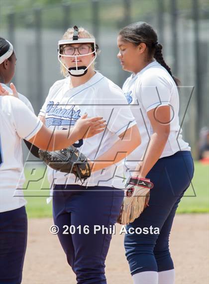 Thumbnail 2 in Palisades vs Chavez photogallery.
