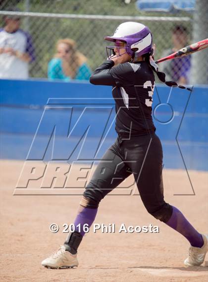 Thumbnail 1 in Palisades vs Chavez photogallery.
