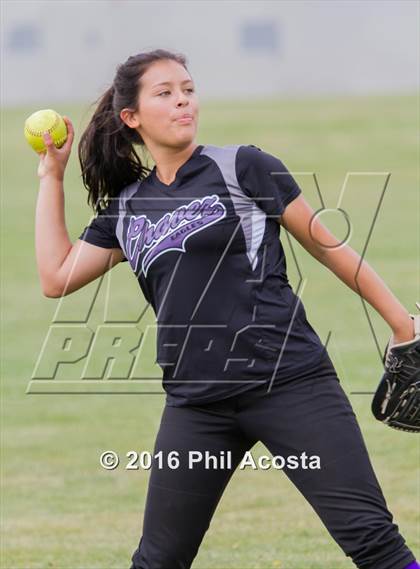 Thumbnail 2 in Palisades vs Chavez photogallery.