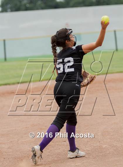 Thumbnail 1 in Palisades vs Chavez photogallery.