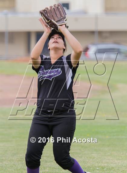 Thumbnail 2 in Palisades vs Chavez photogallery.