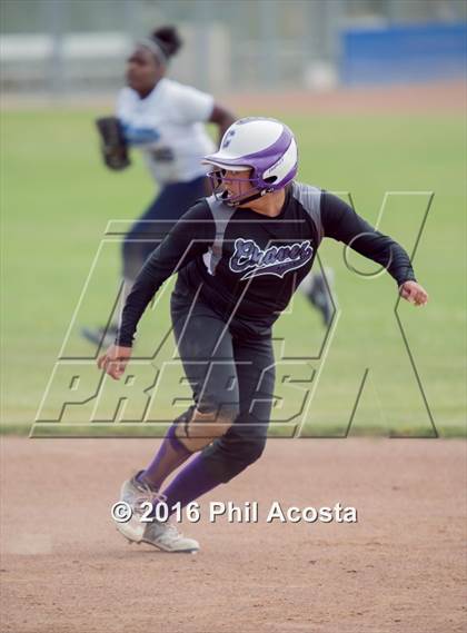 Thumbnail 3 in Palisades vs Chavez photogallery.