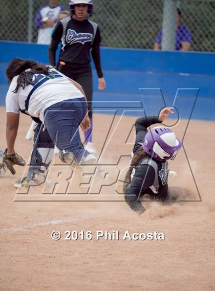 Thumbnail 3 in Palisades vs Chavez photogallery.