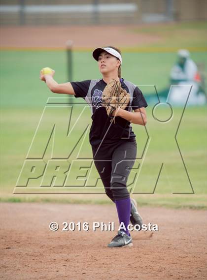 Thumbnail 1 in Palisades vs Chavez photogallery.