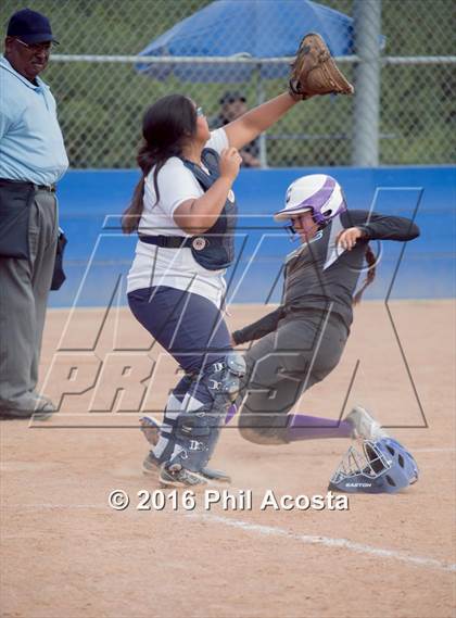 Thumbnail 1 in Palisades vs Chavez photogallery.