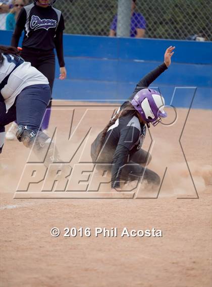 Thumbnail 1 in Palisades vs Chavez photogallery.