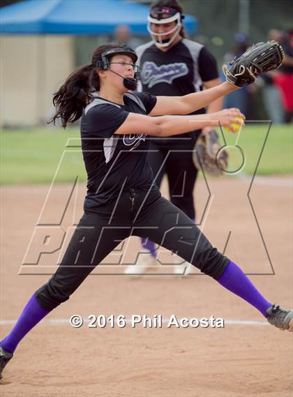 Thumbnail 2 in Palisades vs Chavez photogallery.
