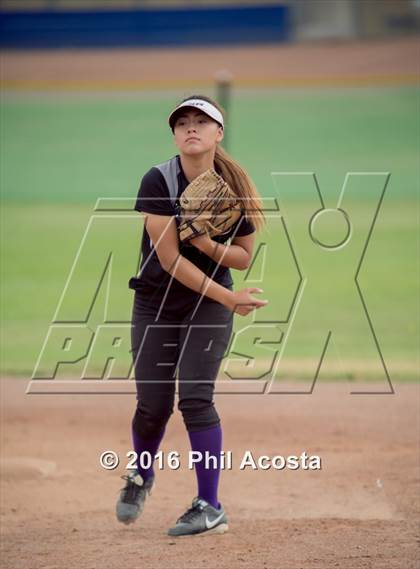Thumbnail 2 in Palisades vs Chavez photogallery.