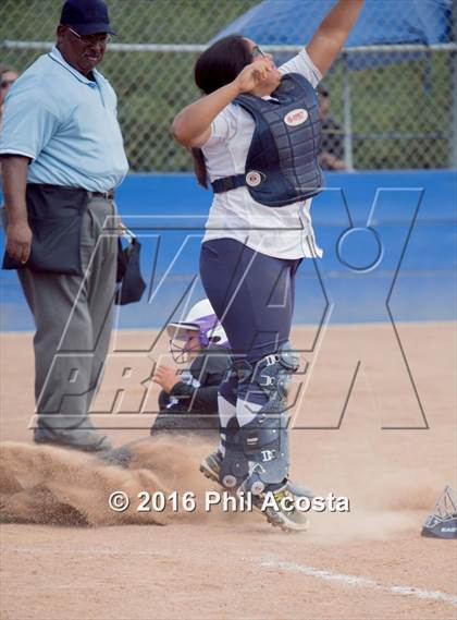 Thumbnail 2 in Palisades vs Chavez photogallery.