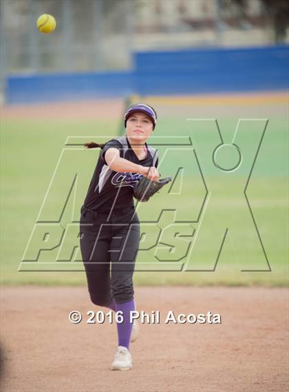 Thumbnail 2 in Palisades vs Chavez photogallery.