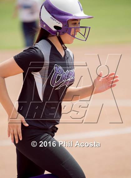 Thumbnail 3 in Palisades vs Chavez photogallery.