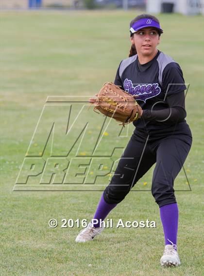 Thumbnail 1 in Palisades vs Chavez photogallery.