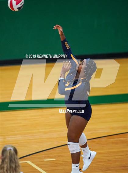 Thumbnail 3 in Arlington Heights vs Arlington photogallery.