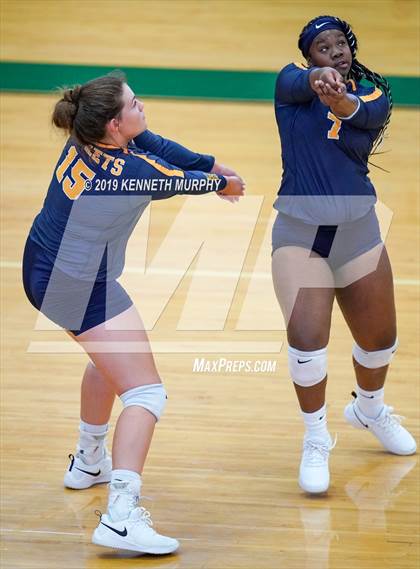 Thumbnail 3 in Arlington Heights vs Arlington photogallery.