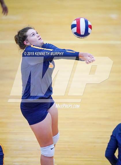 Thumbnail 3 in Arlington Heights vs Arlington photogallery.