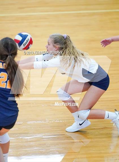 Thumbnail 1 in Arlington Heights vs Arlington photogallery.
