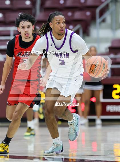 Thumbnail 3 in Lufkin vs. Melissa (UIL 5A D1 Bi-District Playoff) photogallery.