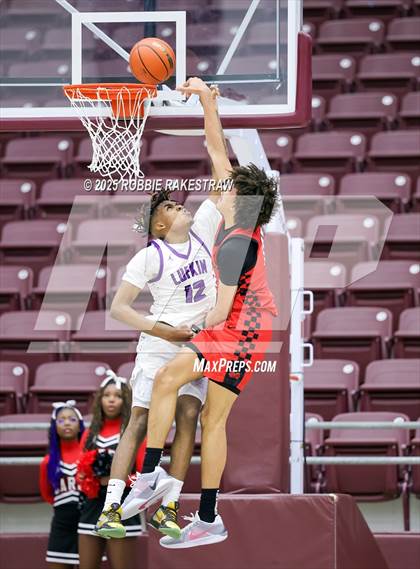 Thumbnail 3 in Lufkin vs. Melissa (UIL 5A D1 Bi-District Playoff) photogallery.