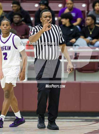 Thumbnail 2 in Lufkin vs. Melissa (UIL 5A D1 Bi-District Playoff) photogallery.
