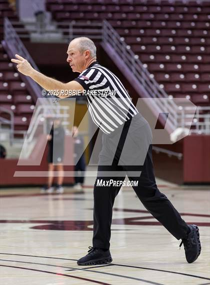 Thumbnail 1 in Lufkin vs. Melissa (UIL 5A D1 Bi-District Playoff) photogallery.