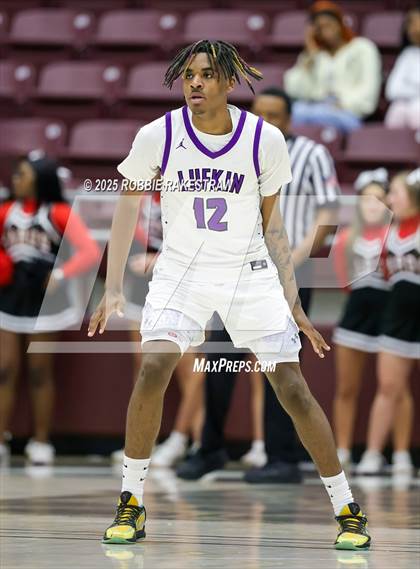 Thumbnail 2 in Lufkin vs. Melissa (UIL 5A D1 Bi-District Playoff) photogallery.