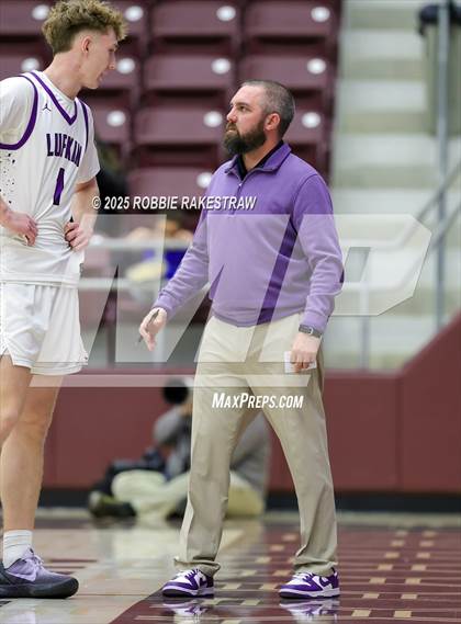 Thumbnail 1 in Lufkin vs. Melissa (UIL 5A D1 Bi-District Playoff) photogallery.