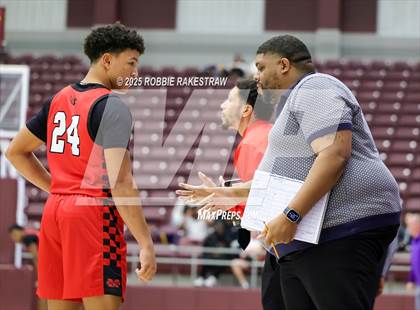Thumbnail 3 in Lufkin vs. Melissa (UIL 5A D1 Bi-District Playoff) photogallery.
