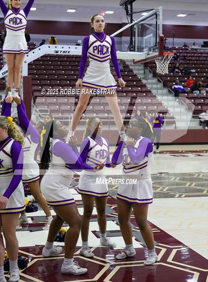 Thumbnail 3 in Lufkin vs. Melissa (UIL 5A D1 Bi-District Playoff) photogallery.