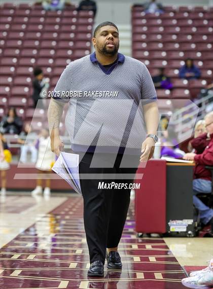 Thumbnail 2 in Lufkin vs. Melissa (UIL 5A D1 Bi-District Playoff) photogallery.