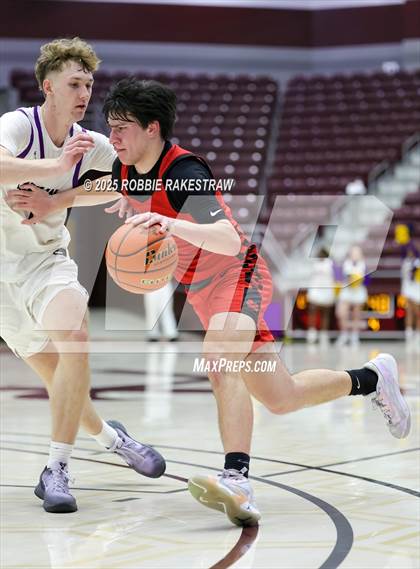 Thumbnail 1 in Lufkin vs. Melissa (UIL 5A D1 Bi-District Playoff) photogallery.