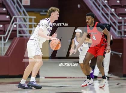 Thumbnail 3 in Lufkin vs. Melissa (UIL 5A D1 Bi-District Playoff) photogallery.