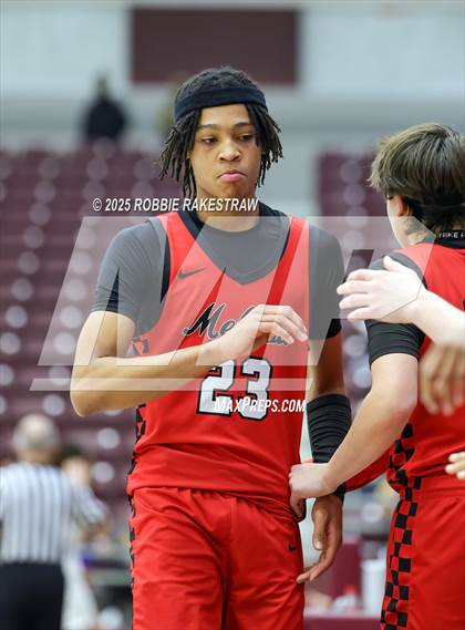 Thumbnail 1 in Lufkin vs. Melissa (UIL 5A D1 Bi-District Playoff) photogallery.