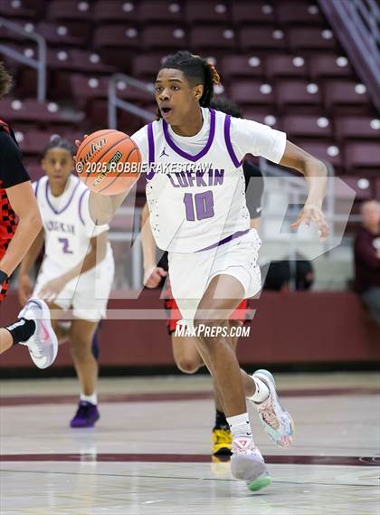 Thumbnail 1 in Lufkin vs. Melissa (UIL 5A D1 Bi-District Playoff) photogallery.