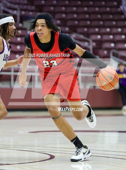 Thumbnail 2 in Lufkin vs. Melissa (UIL 5A D1 Bi-District Playoff) photogallery.