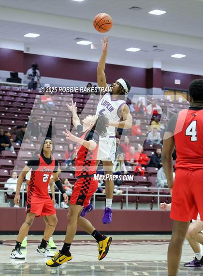 Thumbnail 1 in Lufkin vs. Melissa (UIL 5A D1 Bi-District Playoff) photogallery.