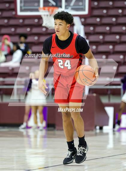 Thumbnail 1 in Lufkin vs. Melissa (UIL 5A D1 Bi-District Playoff) photogallery.