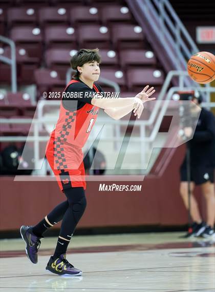Thumbnail 3 in Lufkin vs. Melissa (UIL 5A D1 Bi-District Playoff) photogallery.